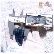 画像8: ◆ 動画あり 特別な コバルトブルー ブルーフローライト 蛍石 原石 欠片 No.4768 (8)