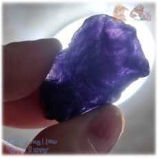 画像10: ◆ 業務用 ダークパープルフローライト 紫色 原石 無選別 未洗浄 約100ｇ 量り売り 天然石 ♪3117 (10)