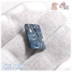 画像9: ◆ 限定品 蛍光反応 チベット産 藍晶石 カイヤナイト Kyanite カボションルース ノンホール No.5224 (9)