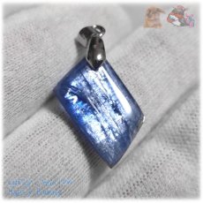 画像2: ◆ ぎらぎら特級 結晶 限定品 チベット産 藍晶石 カイヤナイト Kyanite 欠片 原石 ペンダント ネックレス No.5231 (2)