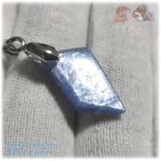 画像11: ◆ 限定品 チベット産 藍晶石 カイヤナイト Kyanite 欠片 原石 ペンダント ネックレス No.5236 (11)