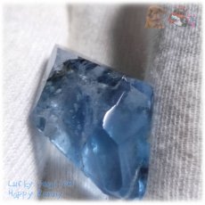 画像11: 標本宝石 青空の宝石 海の宝石 希少特殊カラー ブルーフローライト 青蛍石 標本結晶加工品 ファセットカット ルース ノンホール blue fluorite No.5765 (11)
