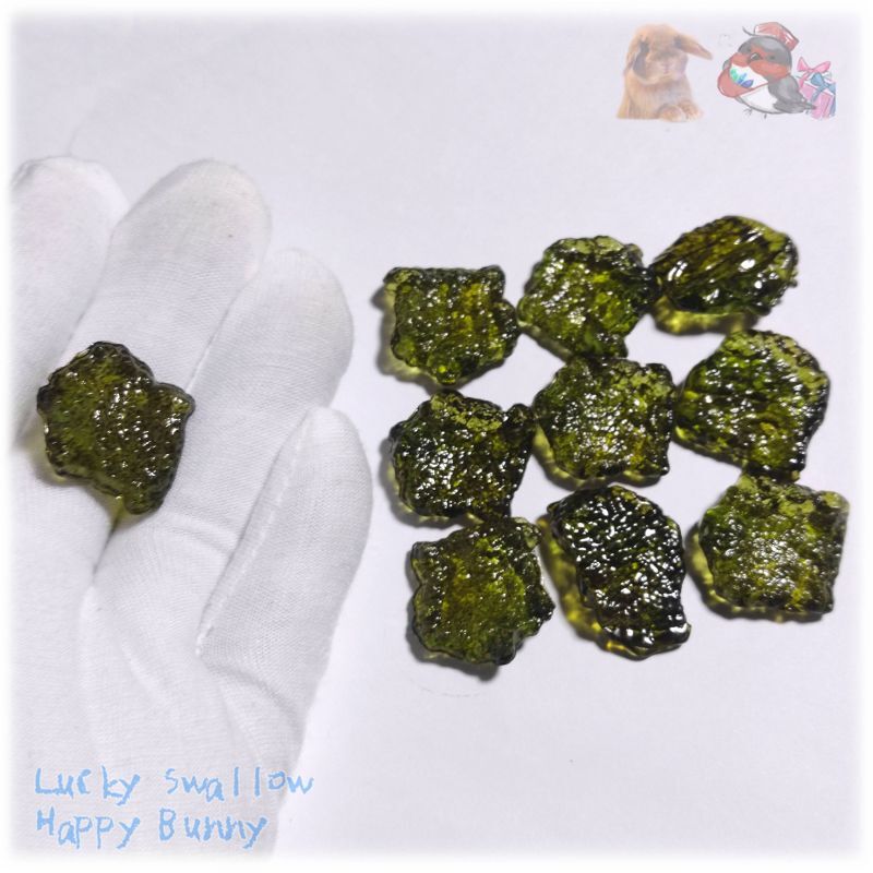 画像1: 半額セール ♪ モルダバイト 原石 東シナ海産 チェコ隕石 ラフロック ランダム1個 (1)