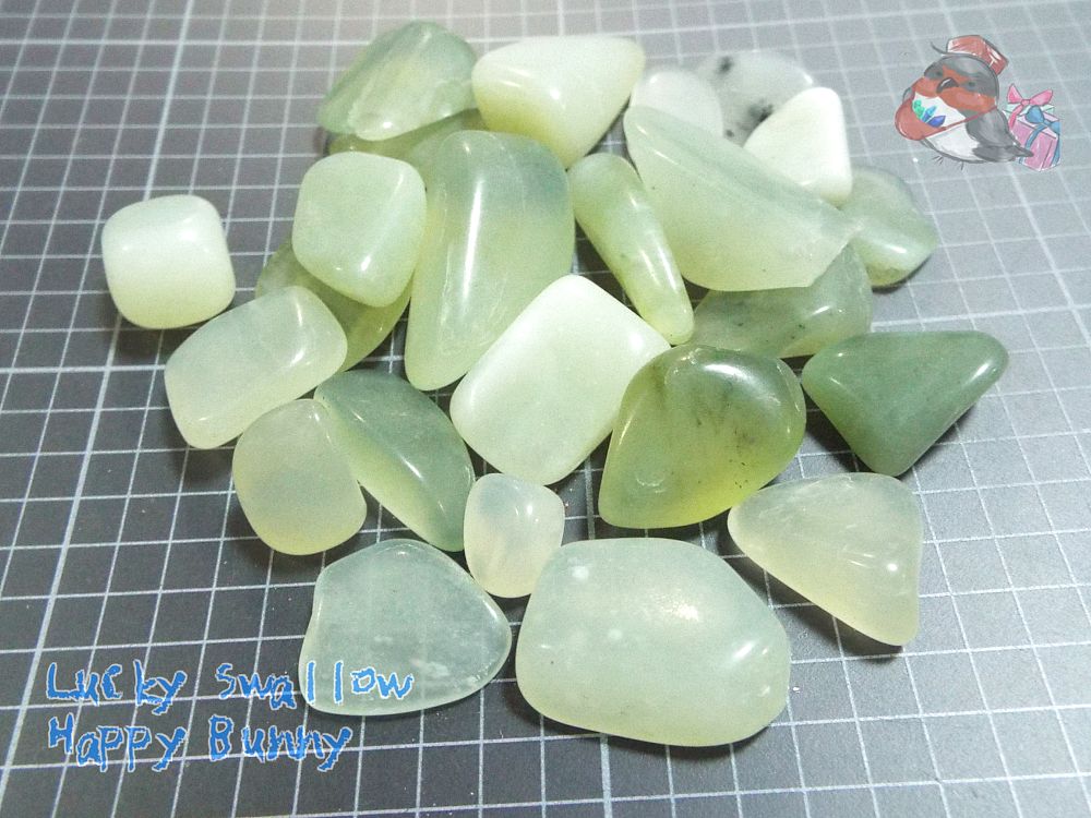 天然石 ジェイド (ネフライト/軟翡翠) (大) 10ｇ♪さざれ石♪ 鉱石・石